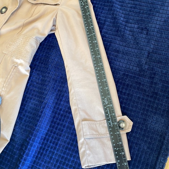 Kenneth Cole women’s tan trench coat size Medium - Picture 8 of 13